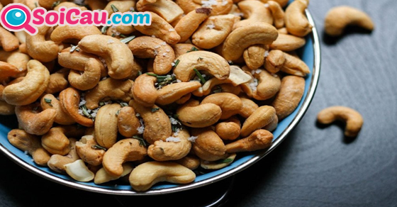 Ngủ mơ thấy hạt điều đánh đề con gì?